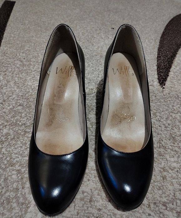 Pantofi negrii cu toc