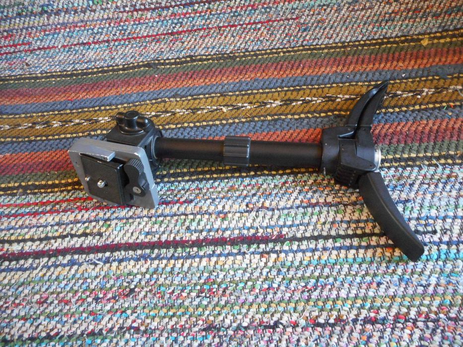 НОВ Canon EOS 700D с 3 обектива, статив и приклад