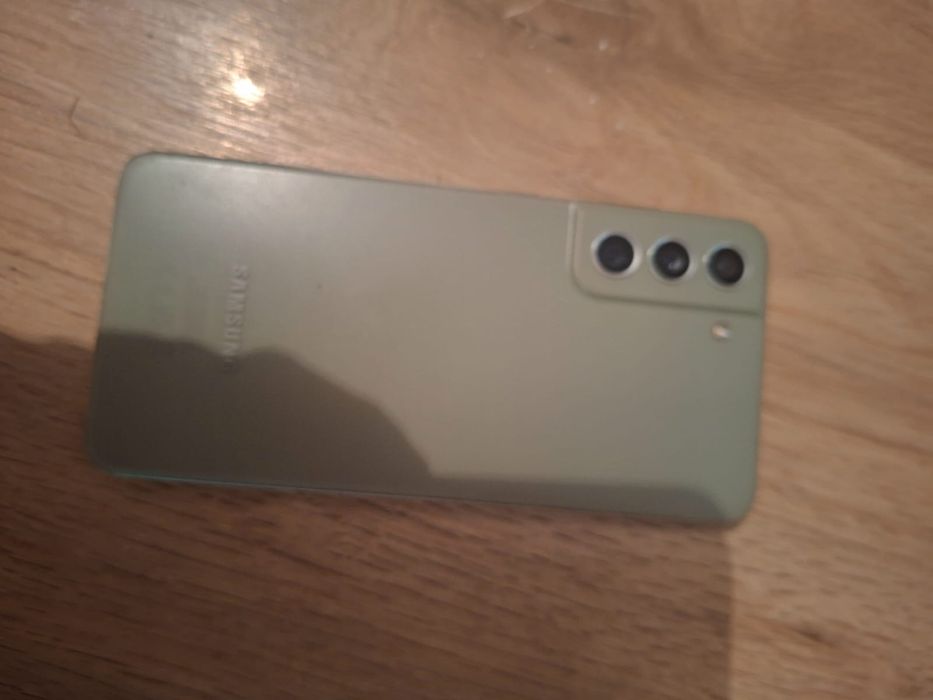 Vând sau schimb   samsung s21 fe