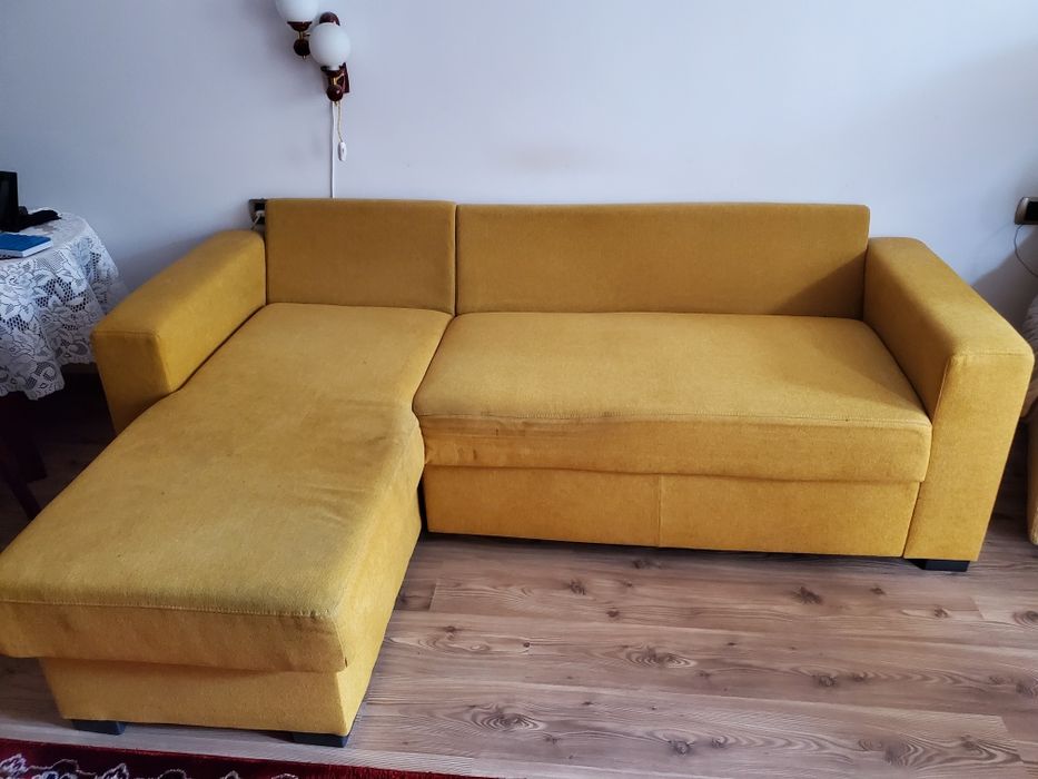 Vand coltar 2 persoane extensibil cu lada de depozitare