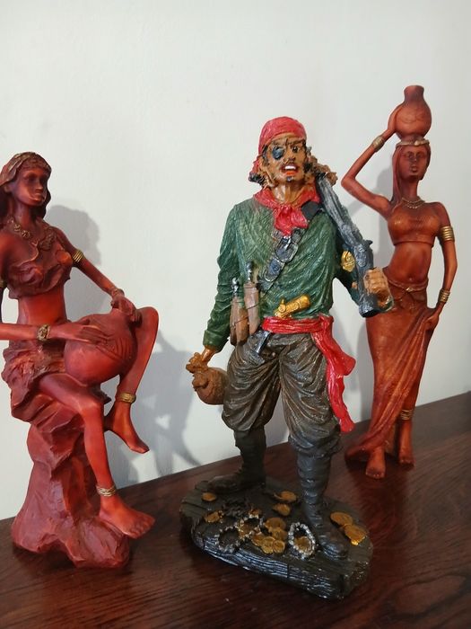 3 statuete vintage colectia "Piratul si Sirenele" noi fara eticheta