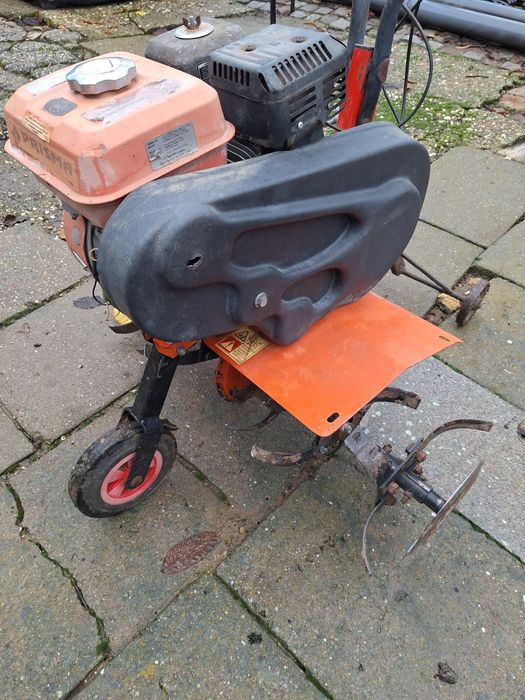 Продавам мотофреза..