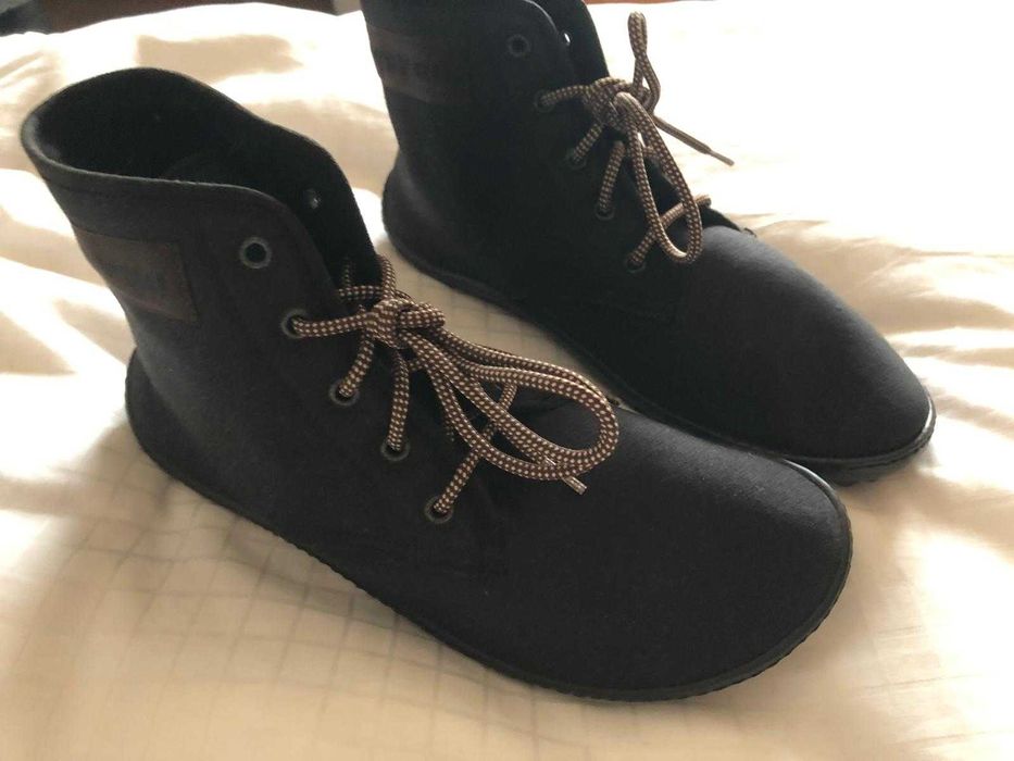 Vand ghete barbati marca LEGUANO marimea 44, noi, culoare neagra