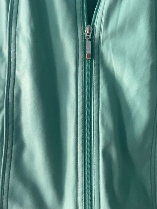 Geaca turcoaz , de primavara