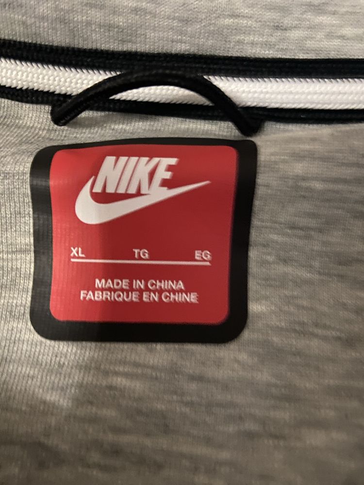 Hanorac Nike tech