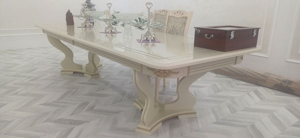 Стол және стуля сатылады . Жағдайы жақсы,  ұрылмаған соғы