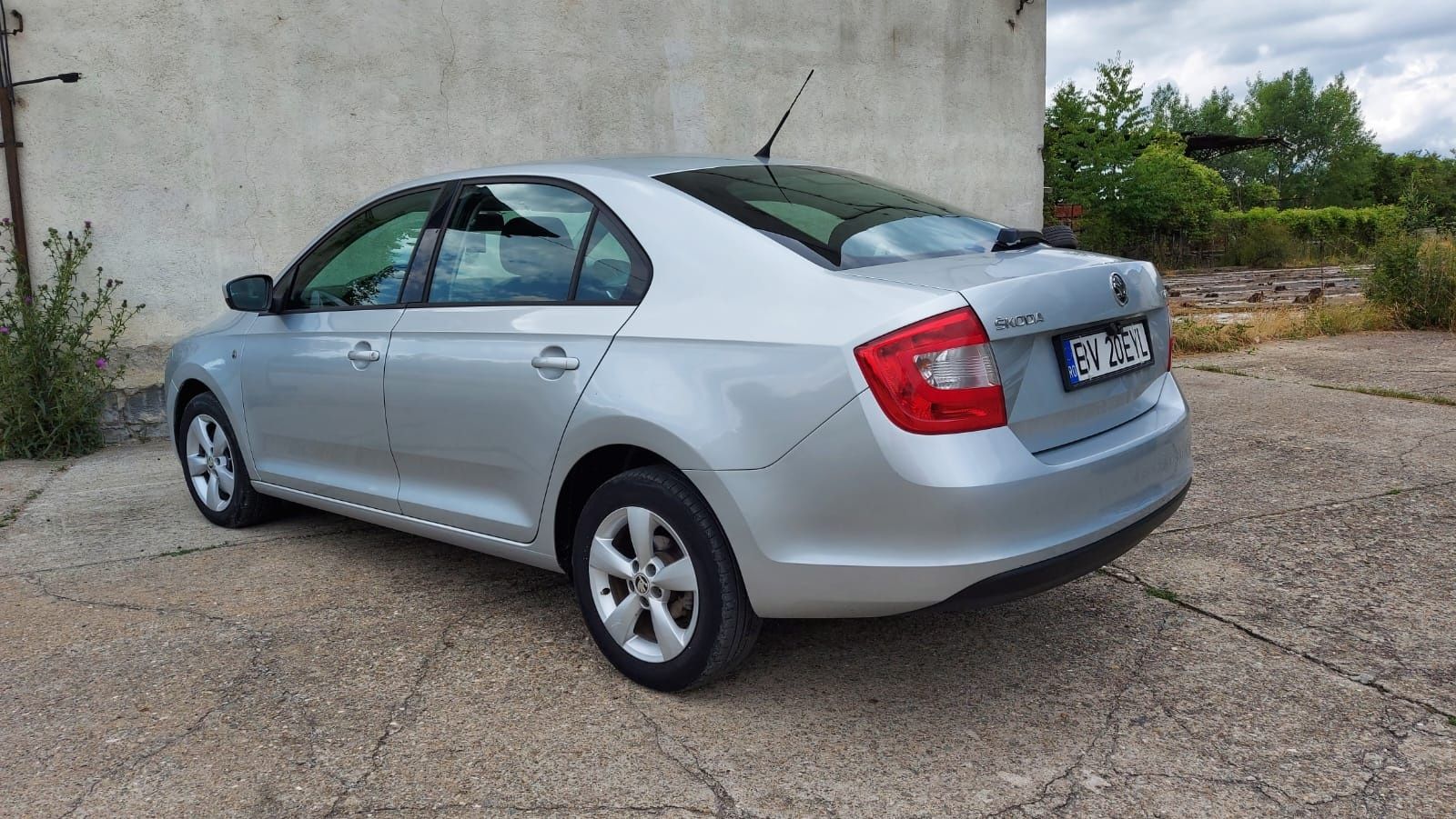 Skoda rapid 1.6tdi euro 5 - 150.000 km  reali .stare perfecta