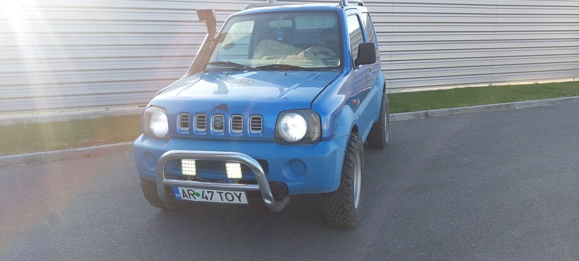 De vanzarw suzuki jimny 1.3 benzina Înmatriculată cu fiscal.