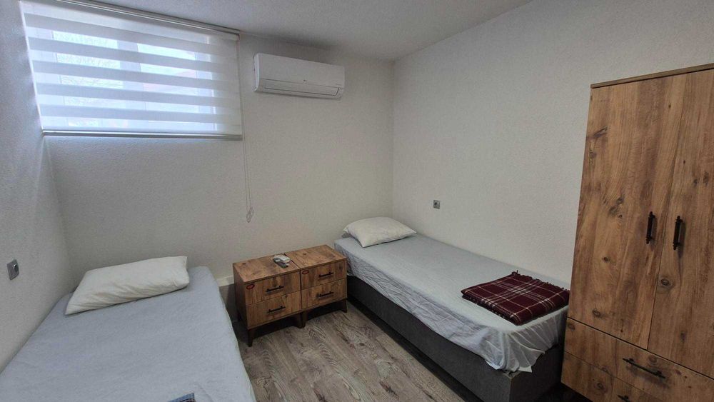 Стаи и легла за нощувки за работници и групи в с.Скравена