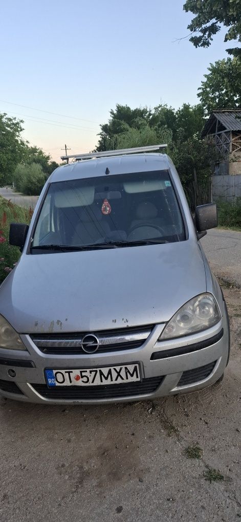 Vând Opel Combo 1.7dti