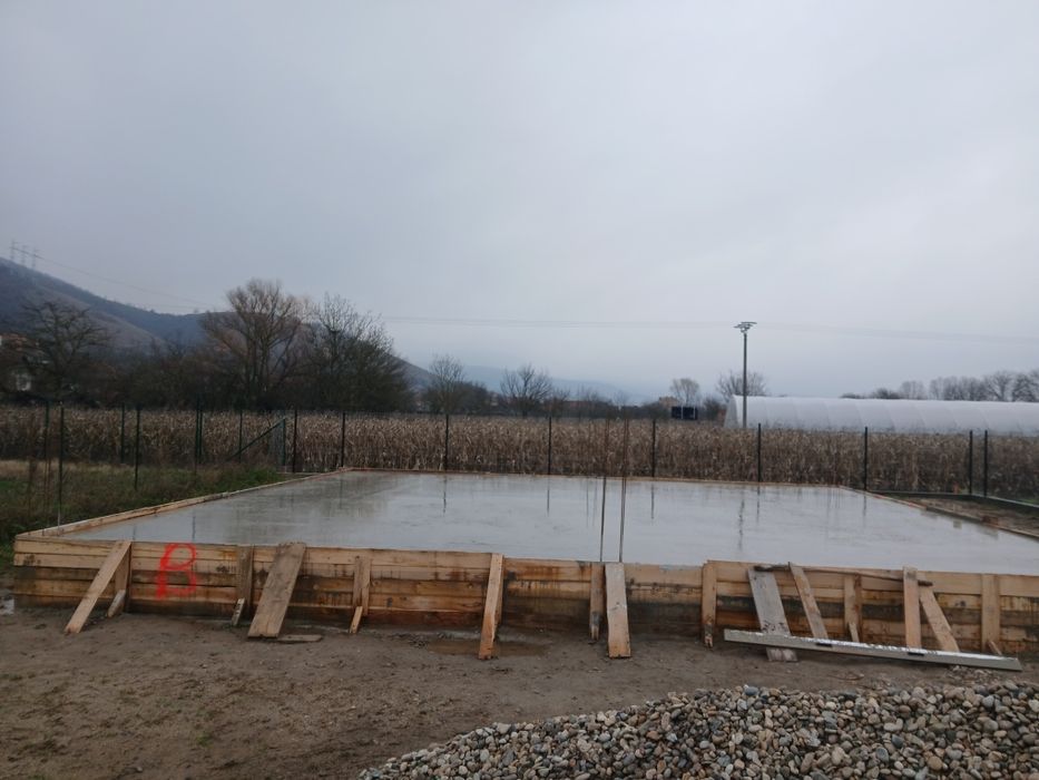 Teren intravilan cu fundație de casa