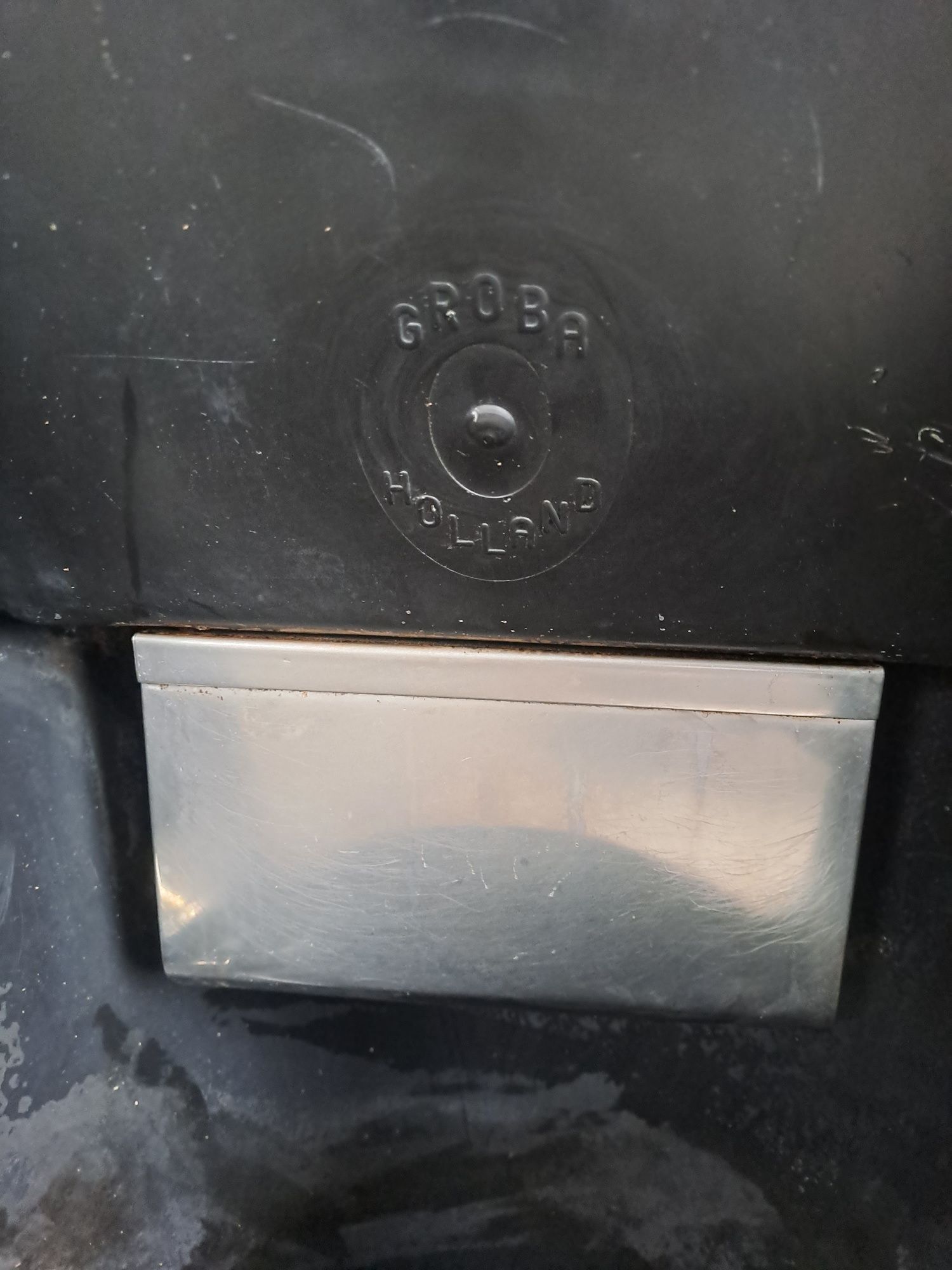Hrănitoare /adepatoare porci și purcei  suine Grătare boxa fatare mate