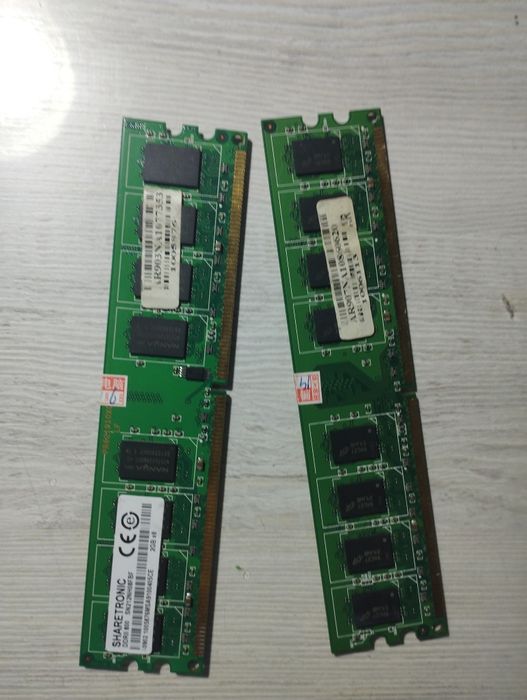 Продам оперативку DDR3 4 ГБ (2 планки по 2 ГБ)