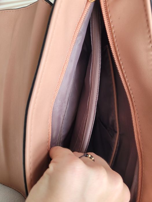 Geantă nouă roz pudră