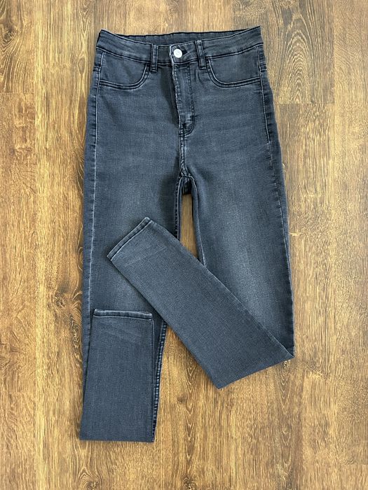 Blugi cu talie inalta