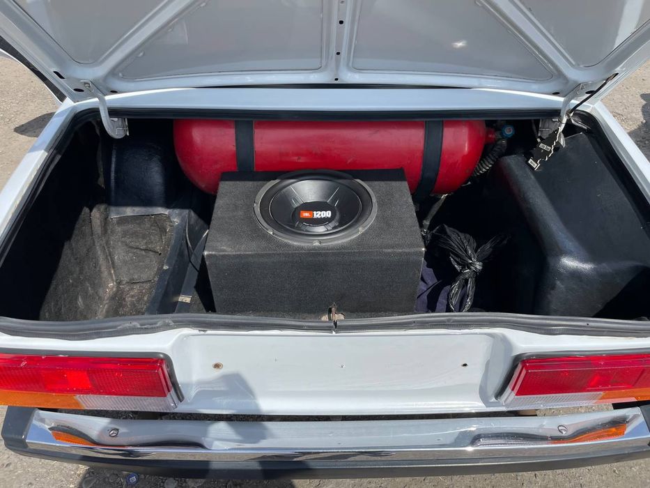 Vaz 2107 sotiladi