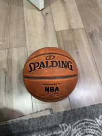 Продам баскетбольный мячь SPALDING