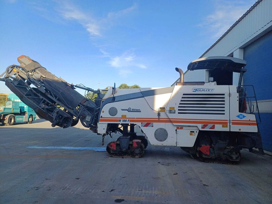 Freza robotizata de asfalt WIRTGEN W100F