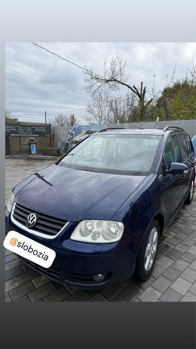 VW TOURAN monovolum, 2.0 diesel 140 CP, cutie automată