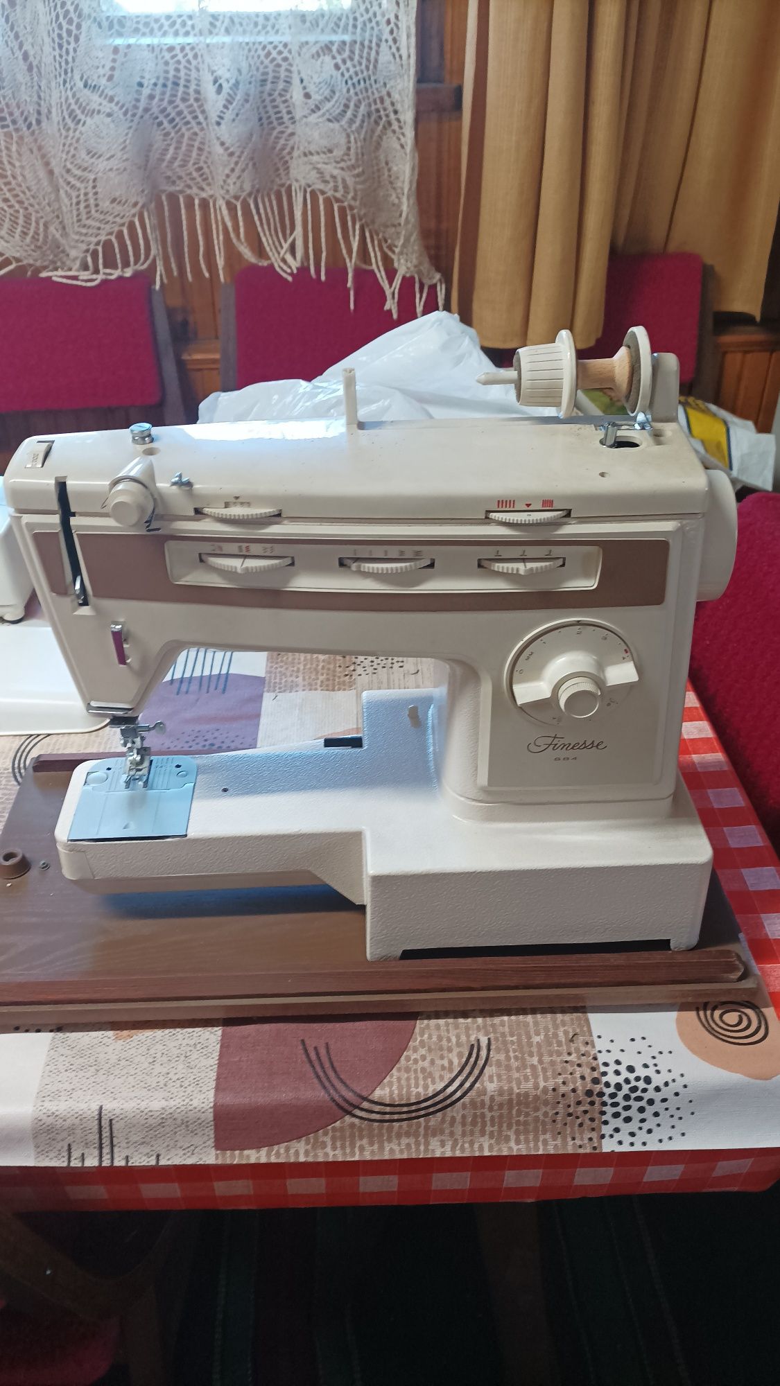 Шевна машина  Finesse 884