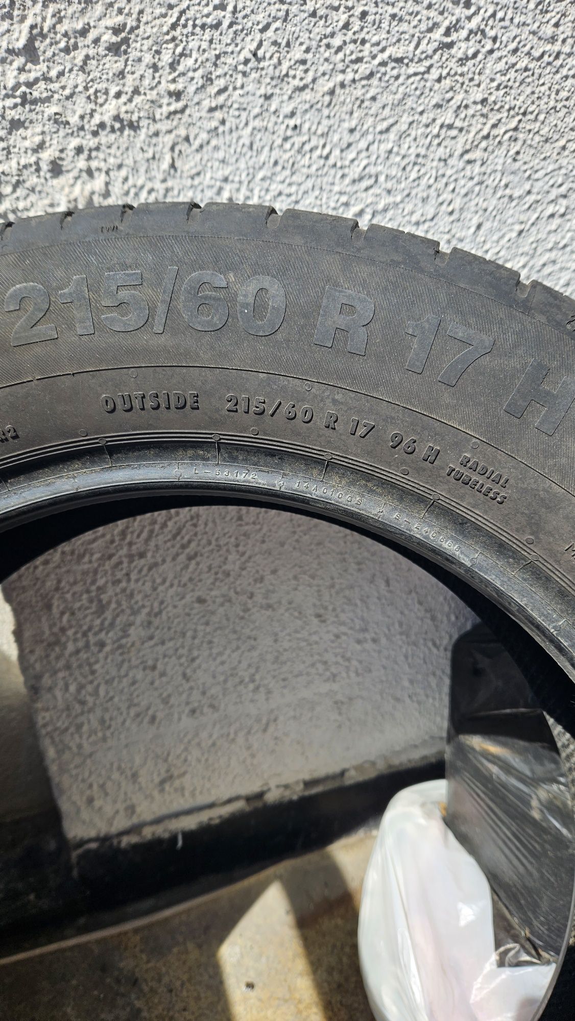 2 броя летни гуми Continental 215/60 R 17