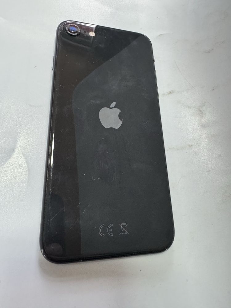 iPhone SE (2020) 128gb - заключен с iCloud