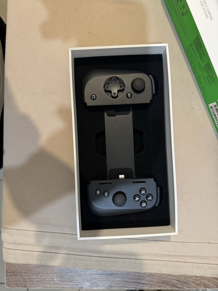 Геймпад Razer Kishi V2 for iPhone (разъём Lightning), новый