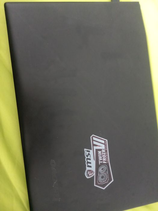 Vând sau schimb laptop lenovo