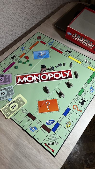 Оригинальная настольная игра Мопонолия Hasbro