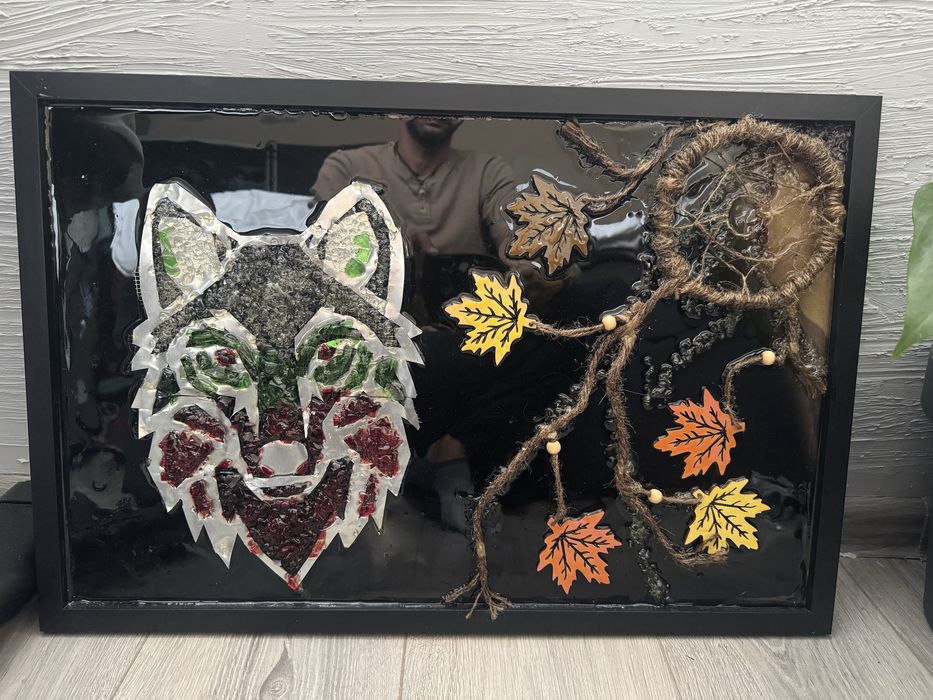 Картина от епоксидна смола,стъкло и метал