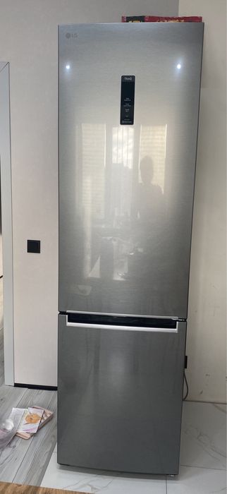 Срочно продам холодильник LG ThinQ (smart inverter)