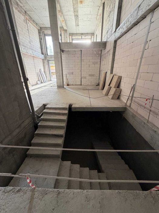 Продается Помещение 385м2 на Мирабад Авеню А-Блок за смешные деньги