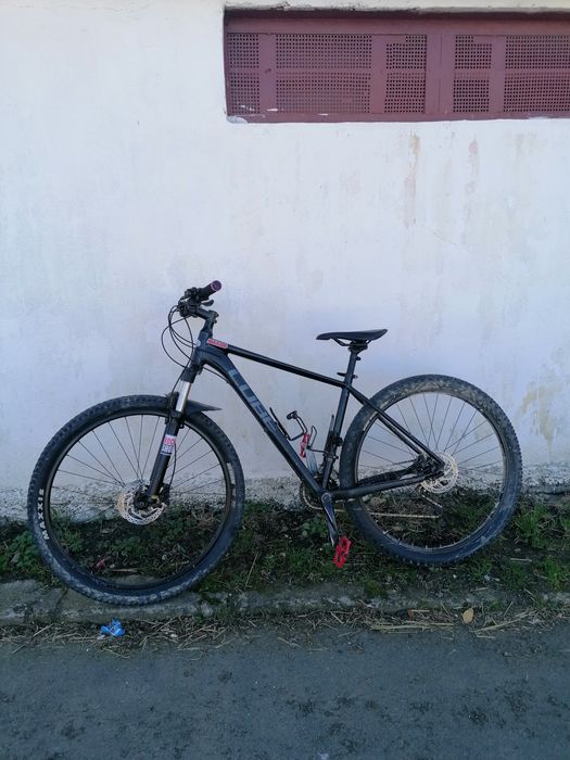 Bicicleta Cube Attention 2022
Roti 29 Cauciucuri MAXXIS 
Schimbătoare