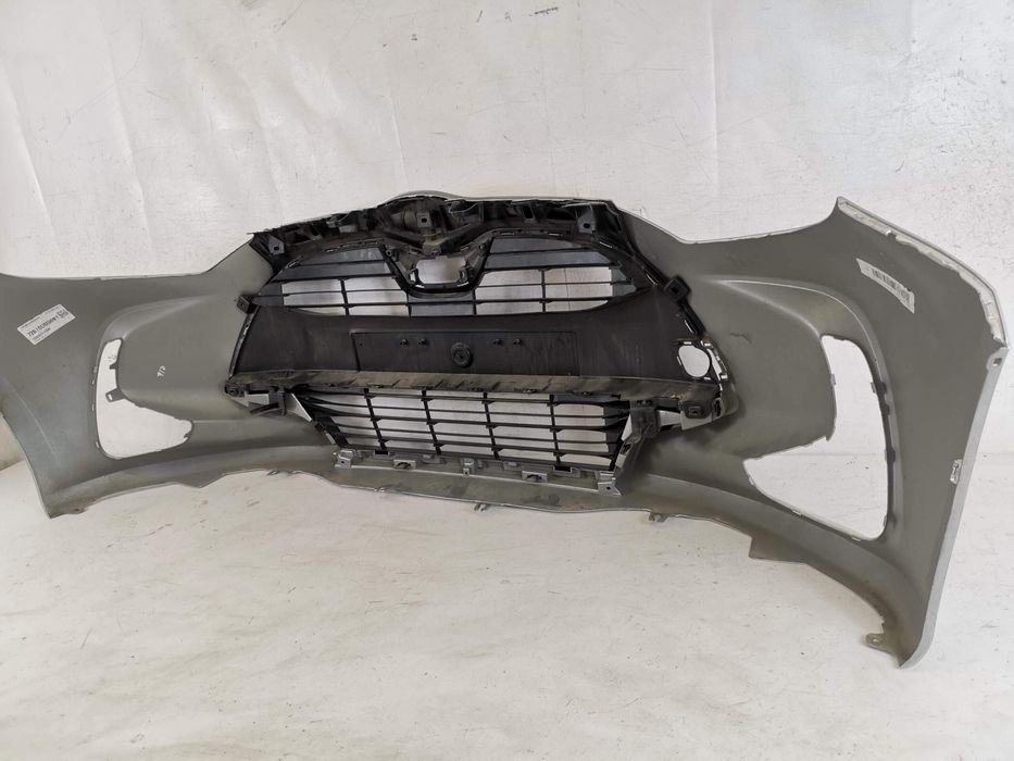 Предна броня с долна решетка и радиаторна решетка Тойота Ярис / Toyota