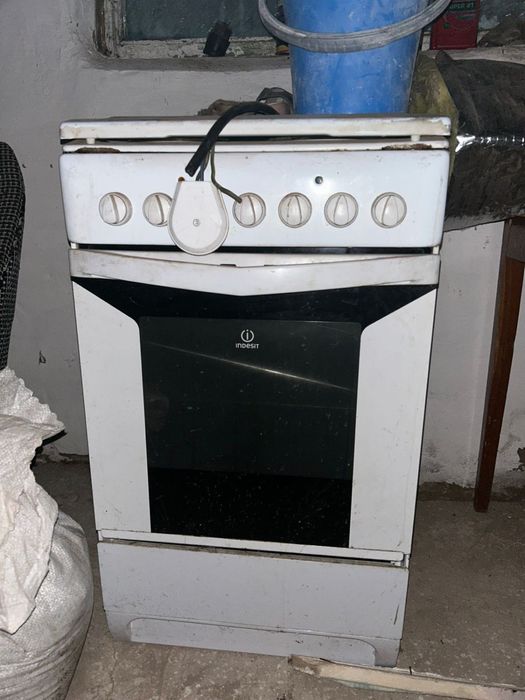 Продам электрическую плиту