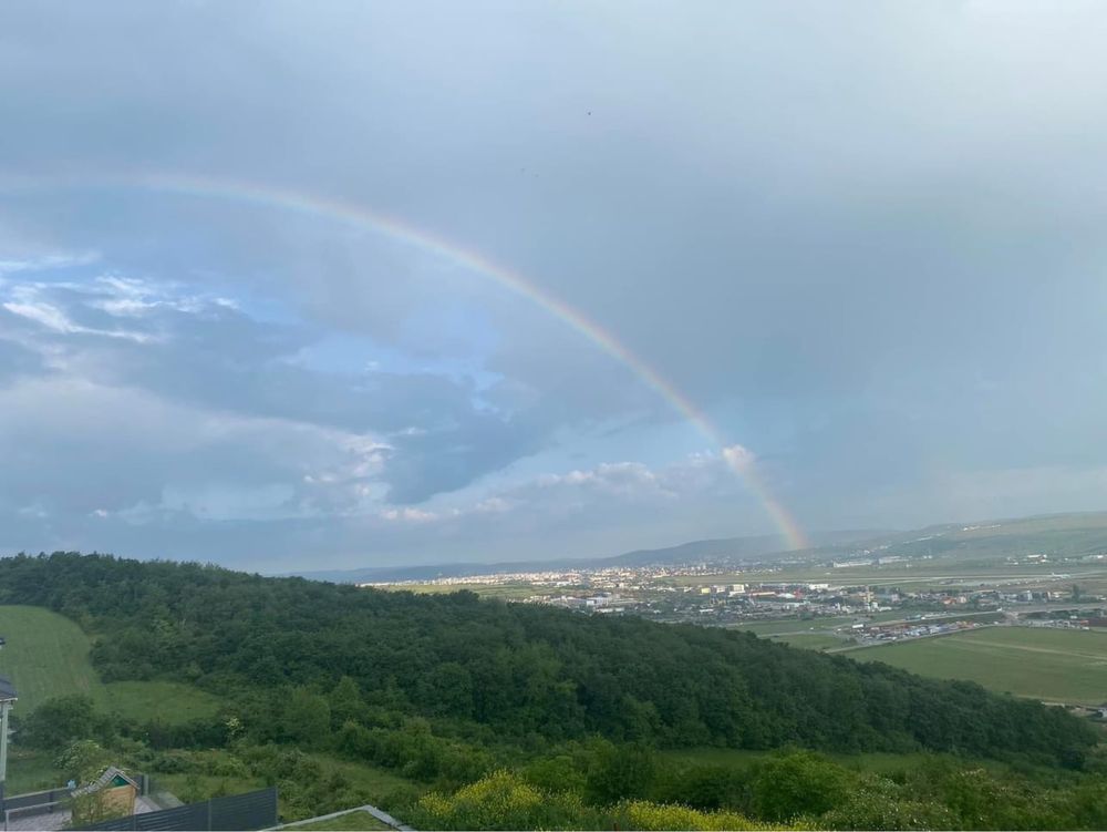 P.F. Vând imobil (casa personala)  in Dezmir cu panorama deosebita