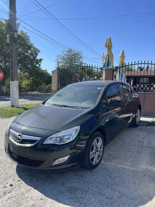 Opel astra j1.4 benzina 140 cp,