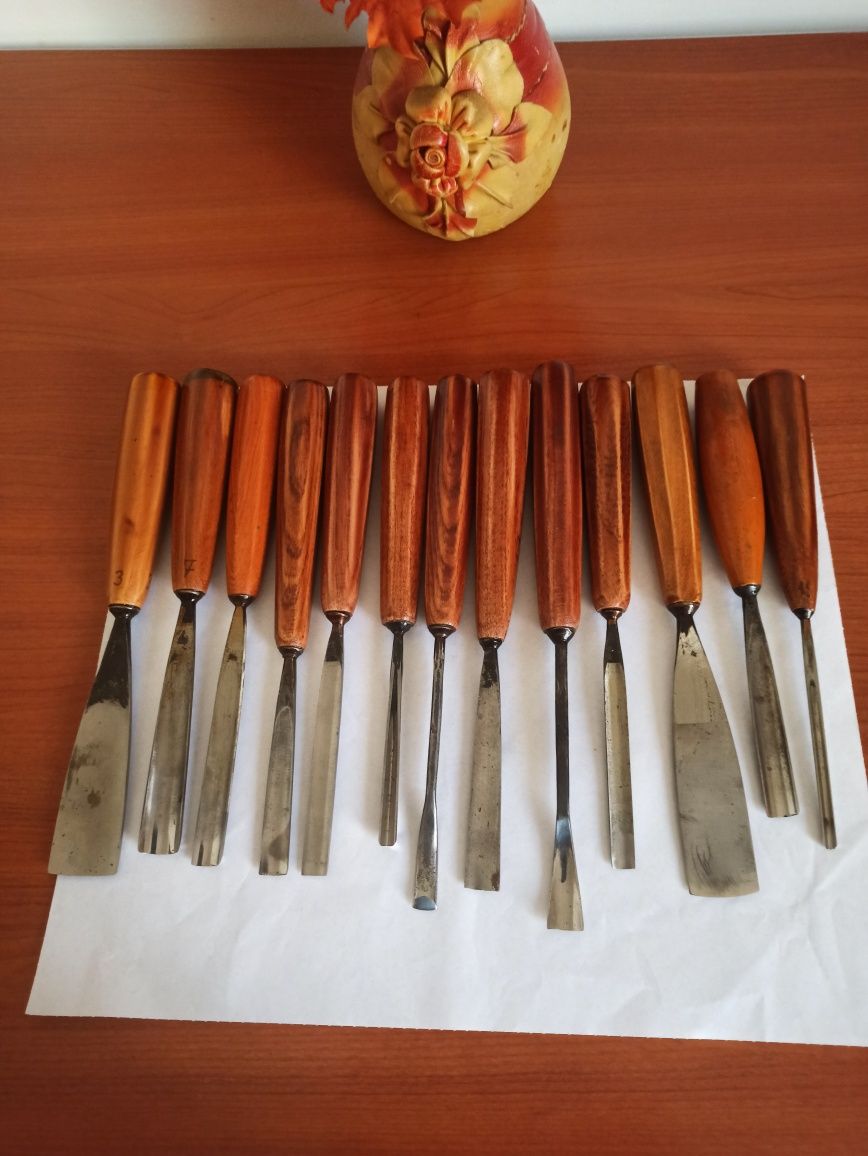 VÎND Dălți de Sculptură diferite forme și mărimi  !