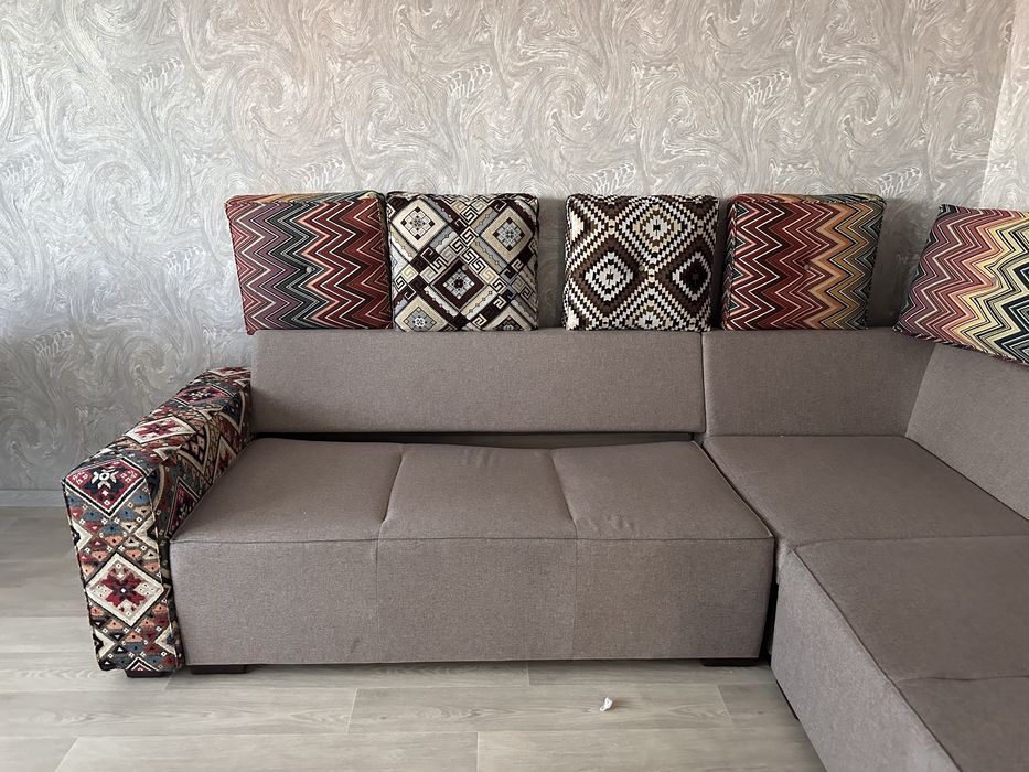 Продам диван в хорошем состоянии