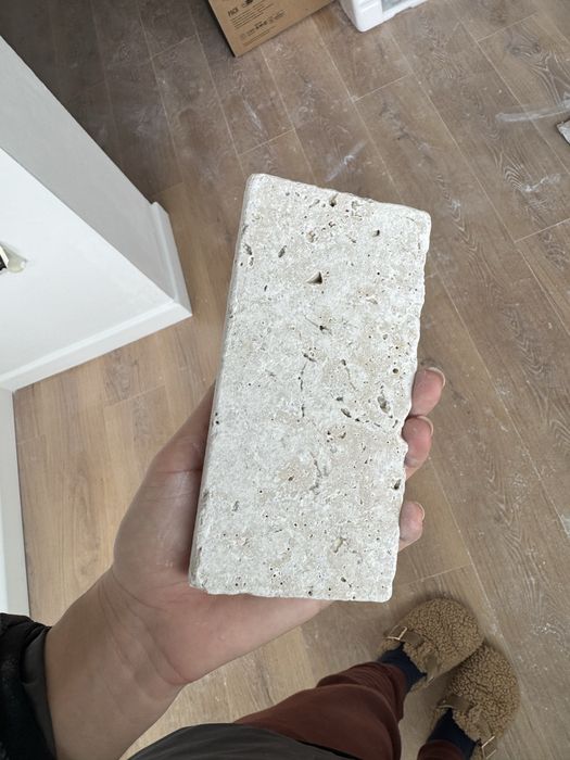 Vand 5.5mp travertin negociabil