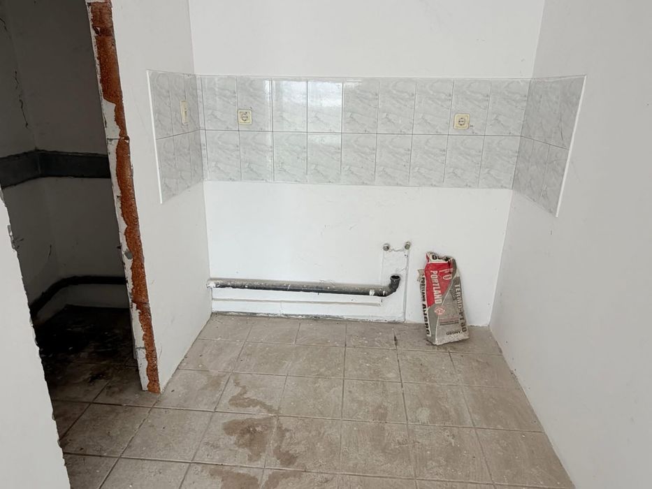 Продава се Магазин в Търговище, Запад 3 - 36 кв.м за 1134 €/кв.м - Снимка #2