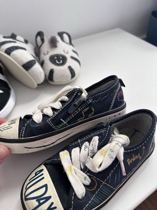 Tenisi Zara, model cu grafitti, marime 25,