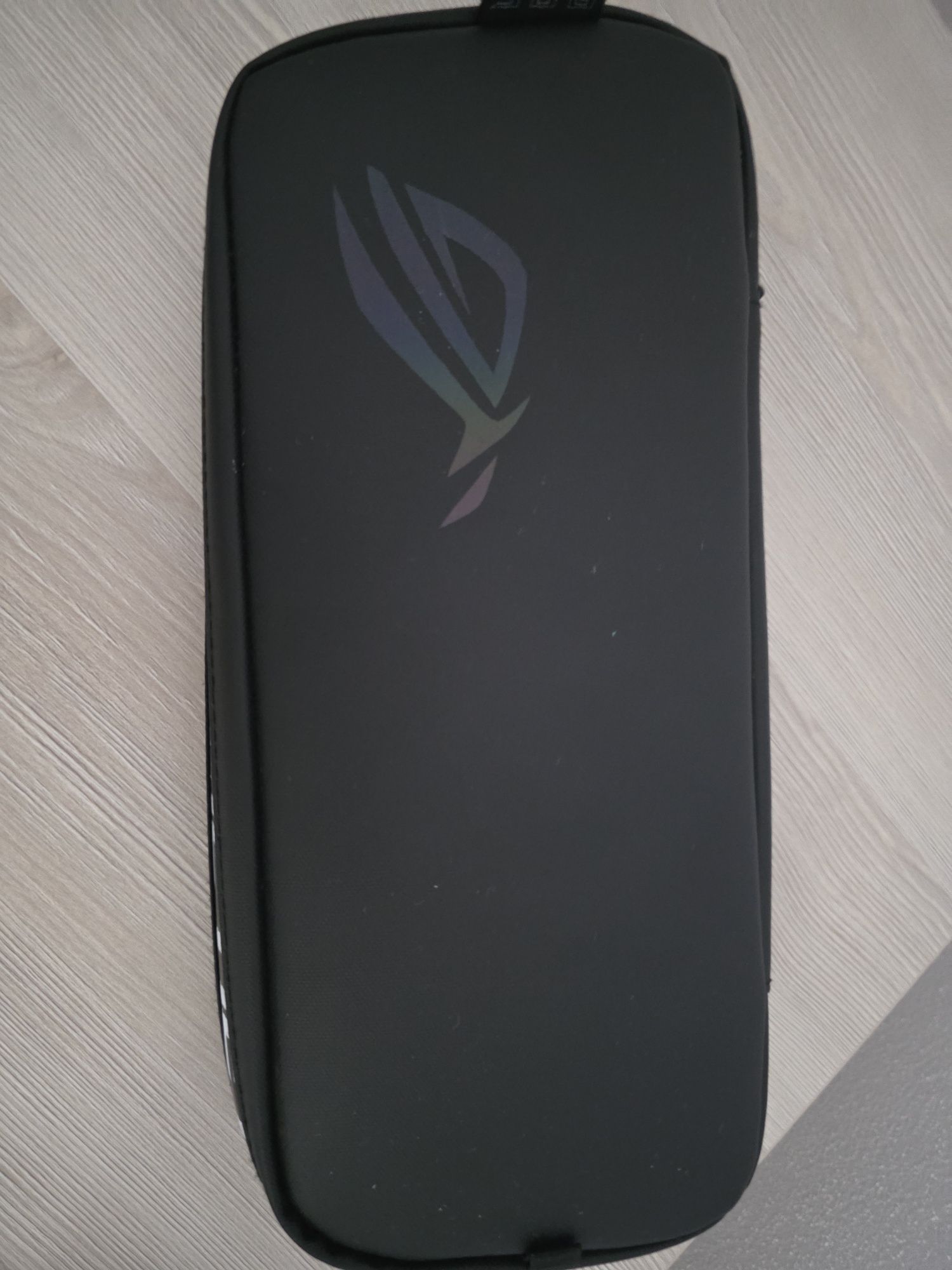 Asus Rog Ally Z1 Extreme + Travel Case