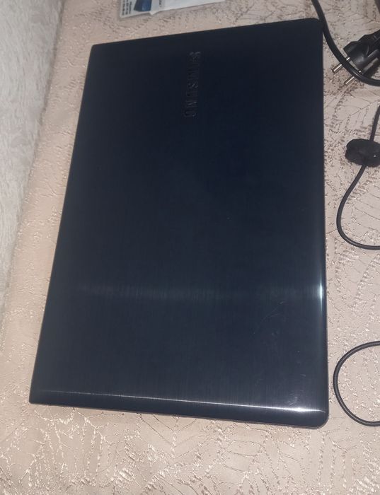 Ноутбук Samsung.