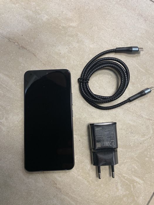 Samsung S22 Перфектен