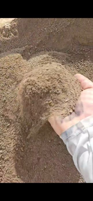 Pământ vegetal cernut fin – ideal pentru gazon, flori, grădini