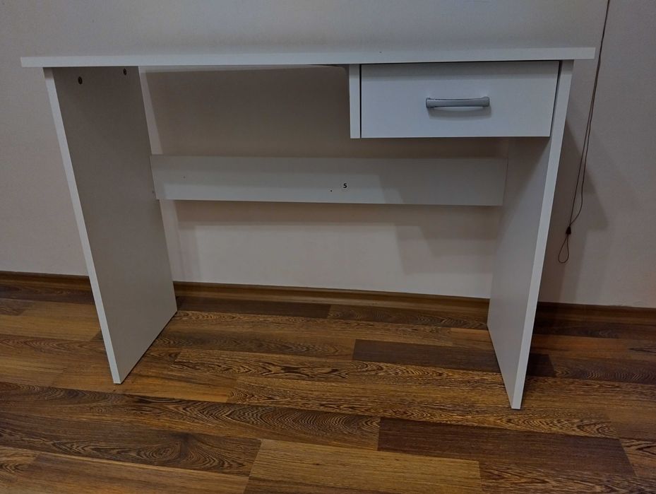 Бюро, семпло, здраво