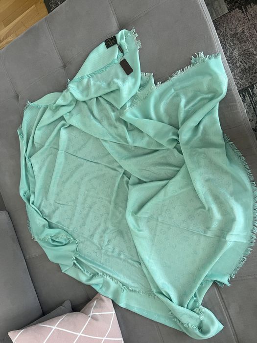 Sal Louis Vuitton mare nou cu eticheta