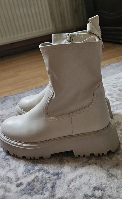 Ghete noi Zara nr 35