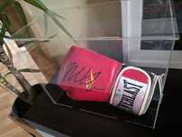 Manușa box semnată Mike Tyson